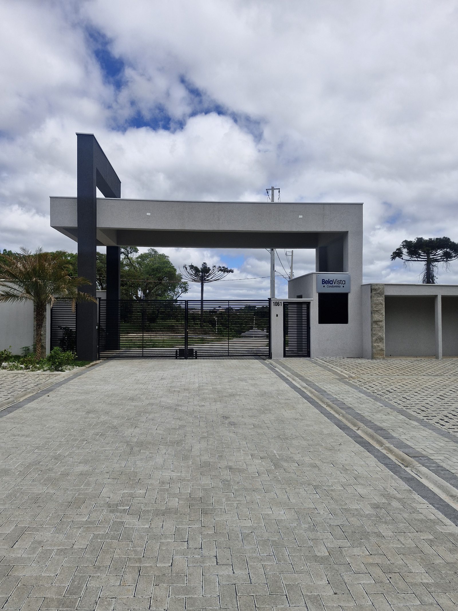 Portaria do condomínio Bela Vista, em Almirante Tamandaré